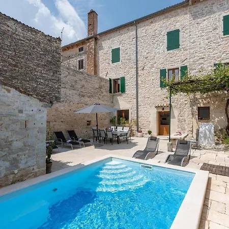 Charmantes In Mit Privatem Pool Casa vacanze *