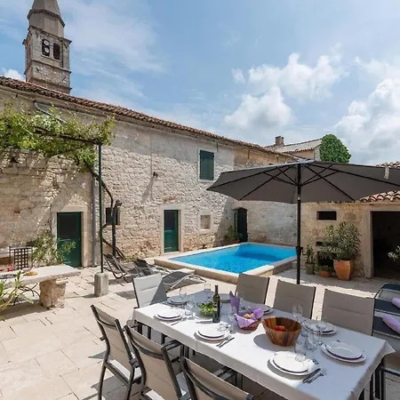 Charmantes In Mit Privatem Pool Casa vacanze